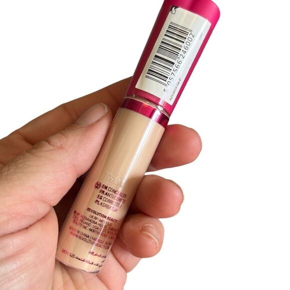 Makeup Revolution heart breaker￼‎ concealer oat - Picture 4 of 4